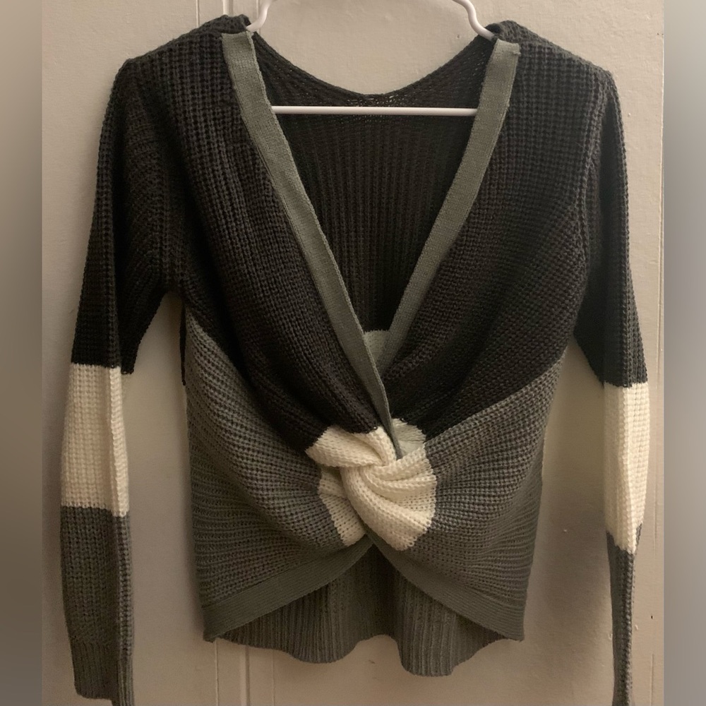 Low back knot sweater